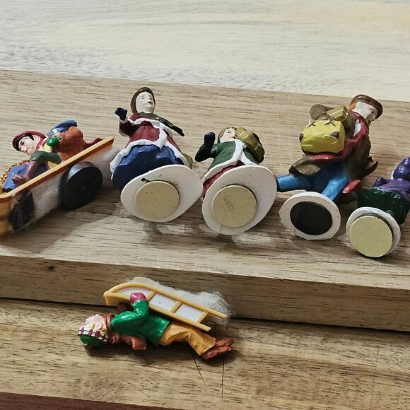 6 Victorian Porcelain Magnetic Skating Figurines Hand Painted Christmas Village - Picture 7 of 8